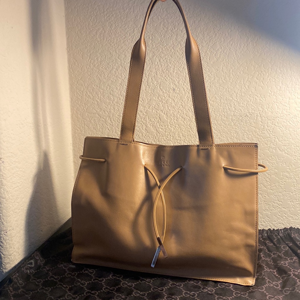 Vintage Gucci Italian Leather Shoulder Tote